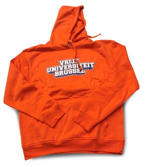 Hoodie 2021 oranje met &#039;Vrije Universiteit Brussel&#039; op de voorzijde geprint