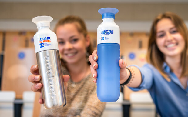 Waterfles pvc blauw show-off