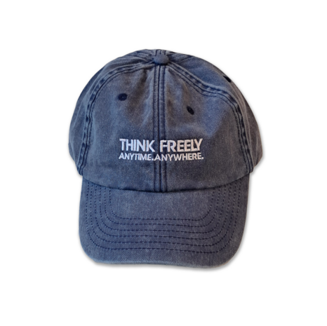 Pet denim blauw met Think Freely